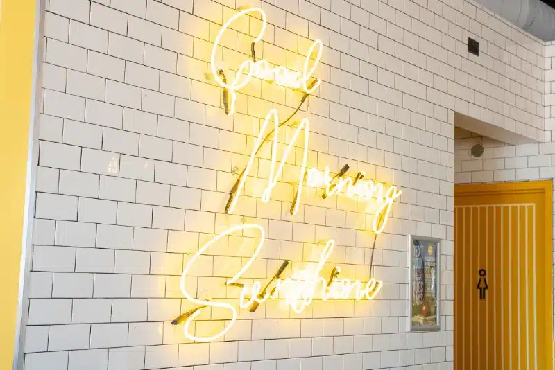 Gilbert Warner - Neon